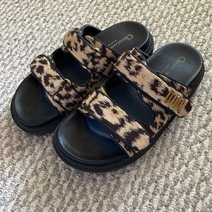Print Fabric and leather soles with “DIOR” buckle sandals